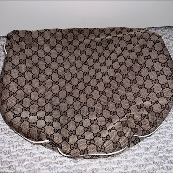 White Gucci Canvas Hobo Bag and Wallet Set - Picture 8 of 13